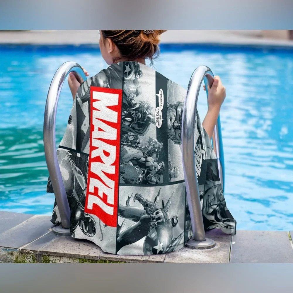 Marvel Avengers Beach Towel black & white